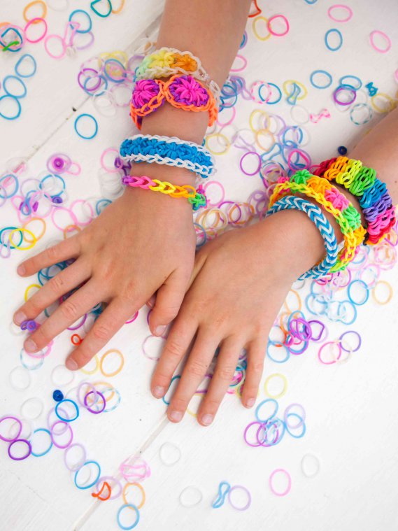 Come fare braccialetti con elastici: 10 idee da realizzare [FOTO