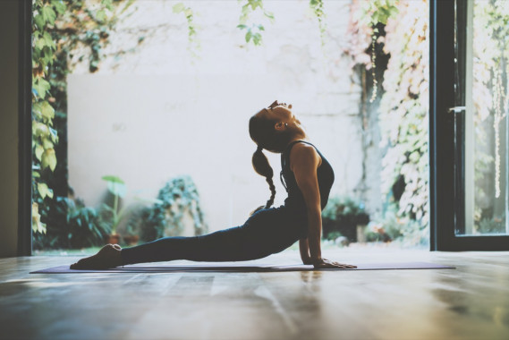 Yoga Da Casa 3 Esercizi Semplici Da Ripetere Donnad