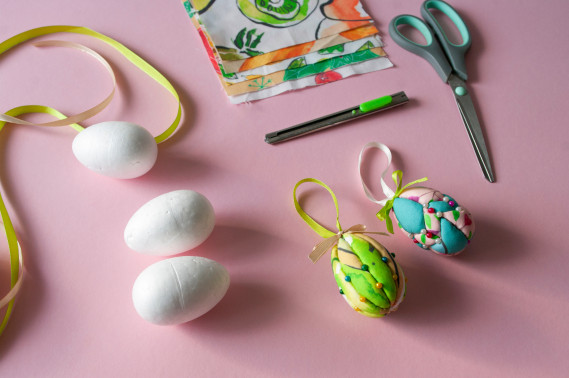 Come decorare un uovo di polistirolo con la stoffa: tutorial e idee
