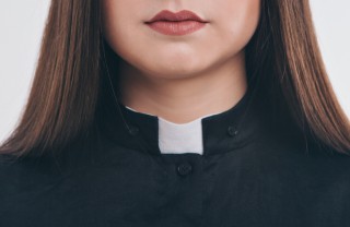 donna sacerdote
