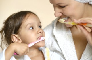 Guida igiene bimbi: collutori e dentifrici