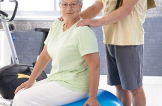 Osteoporosi, rinforza le ossa in menopausa