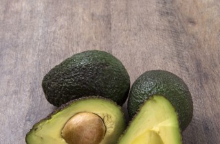 Olio di avocado: proprietà di un nutriente naturale