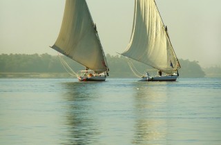 Viaggi: in Egitto navigando in feluca sul Nilo
