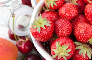 Fragole e ciliegie: la frutta rossa arriva a tavola!
