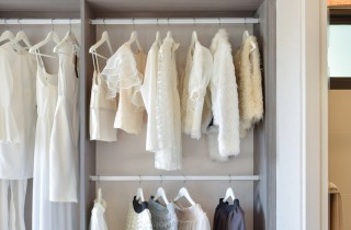 Cambio armadio: le regole facili per ordinare i tuoi vestiti