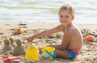 Giochi da fare in spiaggia per bambini: idee per divertirsi al mare