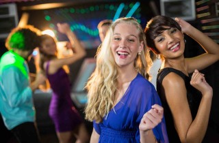 Come imparare a ballare: in discoteca, latino americano e tango