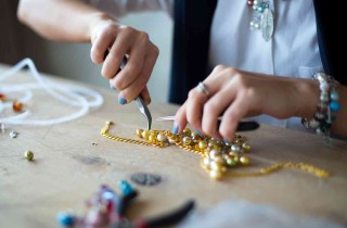 Come creare gioielli fai da te: idee e soluzioni