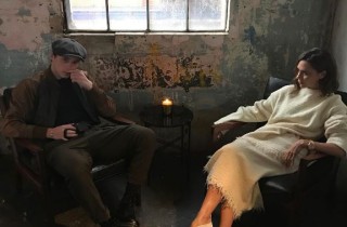 La foto vip della settimana: David e Victoria Beckham, shooting in una cascina
