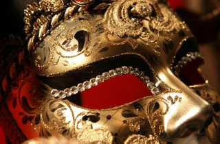 Decoupage di Carnevale: la maschera veneziana fai da te