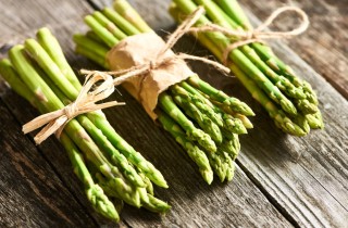 Come pulire gli asparagi per cuocerli in maniera perfetta