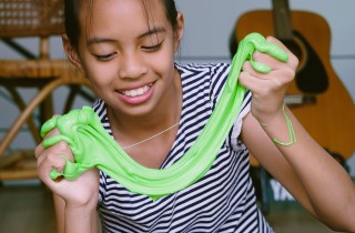 Fluffy Slime: la ricetta della pasta modellabile per divertirsi coi bambini