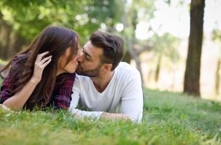Giornata mondiale del bacio 2017, le frasi più belle da dedicare al partner