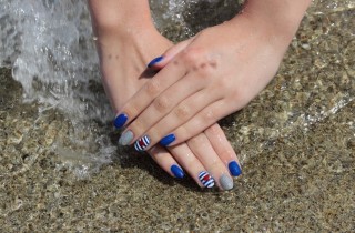 Nail art estate 2017: 7 decorazioni unghie bellissime ispirate al mare