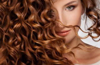 Come fare i capelli mossi: 3 metodi per un hairstyle vaporoso e naturale