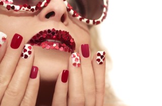 Nail art per San Valentino: 5 idee per decorare le unghie a tema