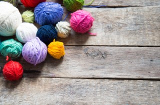 Come lavorare a maglia con le dita: il tutorial e i consigli per cominciare