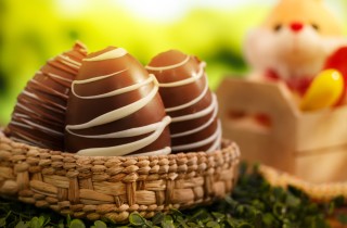 Come decorare le uova di cioccolata per Pasqua in casa