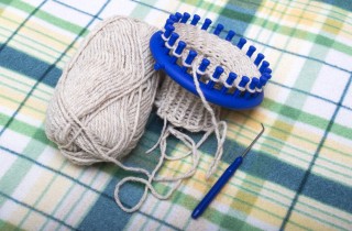 Come lavorare a maglia con il telaio
