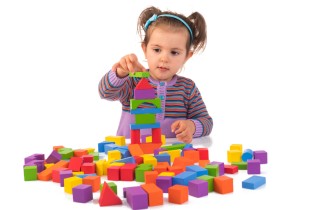 5 giocattoli Montessori che stimolano l'apprendimento e l'immaginazione del bambino