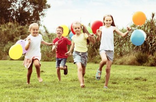 Giochi compleanno per bambini di 4-5 anni da fare all'aperto, 5 idee