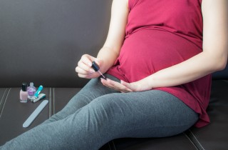 Unghie fragili in gravidanza, quali sono le cause?
