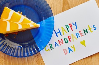 Festa dei nonni: le frasi d'auguri da scrivere famose e simpatiche