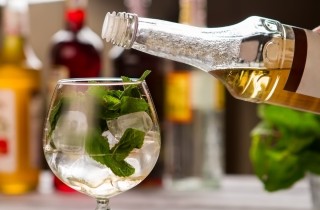 Cocktail Hugo: la ricetta e l'origine di questa bevanda
