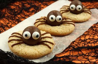 Biscotti ragno per la festa di Halloween: come si preparano e si decorano
