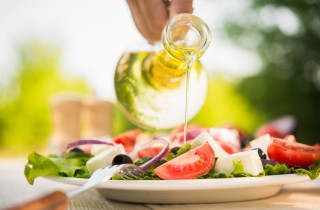 I 4 condimenti più salutari e dietetici per insalata