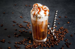 Caffè con panna: come si prepara con l'aggiunta di Nutella o semplice