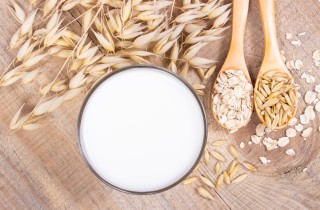 Il latte d’avena è l’ultima moda, ma fa bene alla salute?