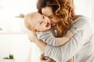Neonato, 6 consigli per legare con il bambino