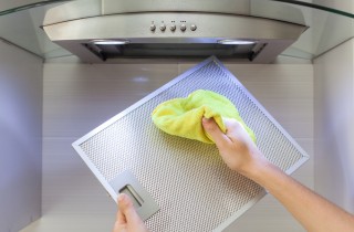 Come pulire la cappa in acciaio della cucina: 5 consigli utili