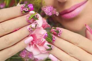 Nail art primavera 2019: le decorazioni unghie più belle da sfoggiare