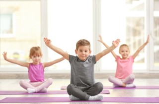 Yoga per bambini, perché è lo sport giusto per i piccoli?
