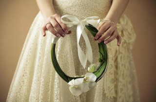 Bouquet sposa a forma di cerchio fai da te: la soluzione originale e fashion