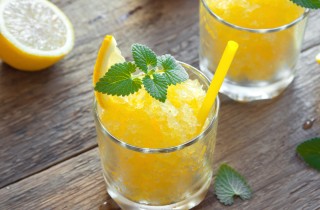 Granita di limone e menta: la ricetta leggera e rinfrescante