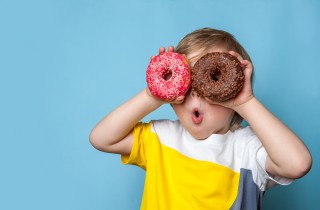 Quanto zucchero dovrebbero consumare i bambini?