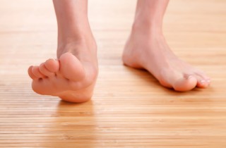 Micosi alle unghie dei piedi, i rimedi naturali efficaci