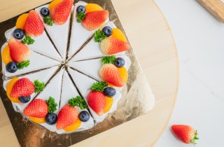 Decorazioni torte con panna e frutta: 9 idee che ti sorprenderanno