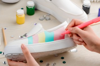 Scarpe scolorite: i rimedi creativi per recuperarle