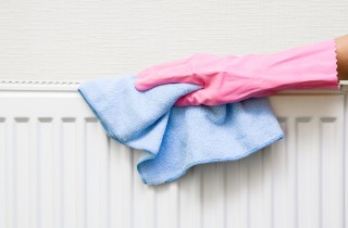 Come togliere le macchie dai termosifoni: i rimedi da provare