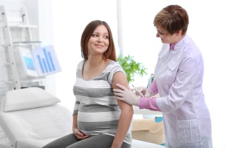 Vaccino contro la pertosse in gravidanza, quando farlo e a che cosa serve