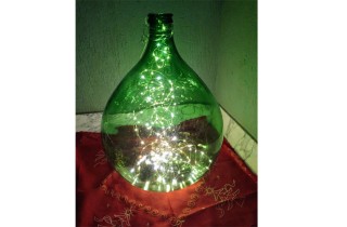 Damigiana di vetro: le idee per decorarla con il decoupage di Natale