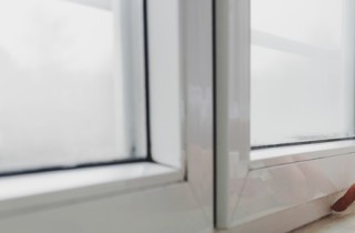 Come togliere la condensa dalle finestre in 3 mosse