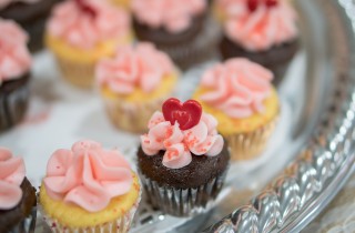 Cupcake per San Valentino decorati con panna: 7 idee per le decorazioni