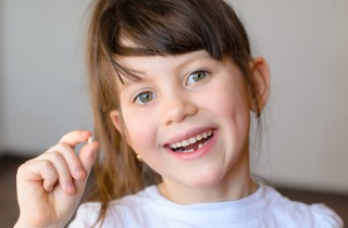 Caduta denti da latte: quando crescono i permanenti