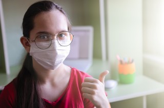 Mascherine per occhiali: il video per indossarle senza fastidi